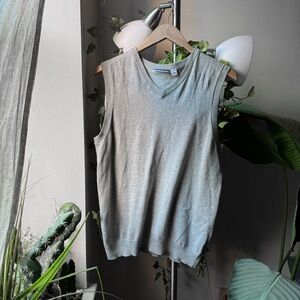 Grey sweater vest
Fits women s-l
